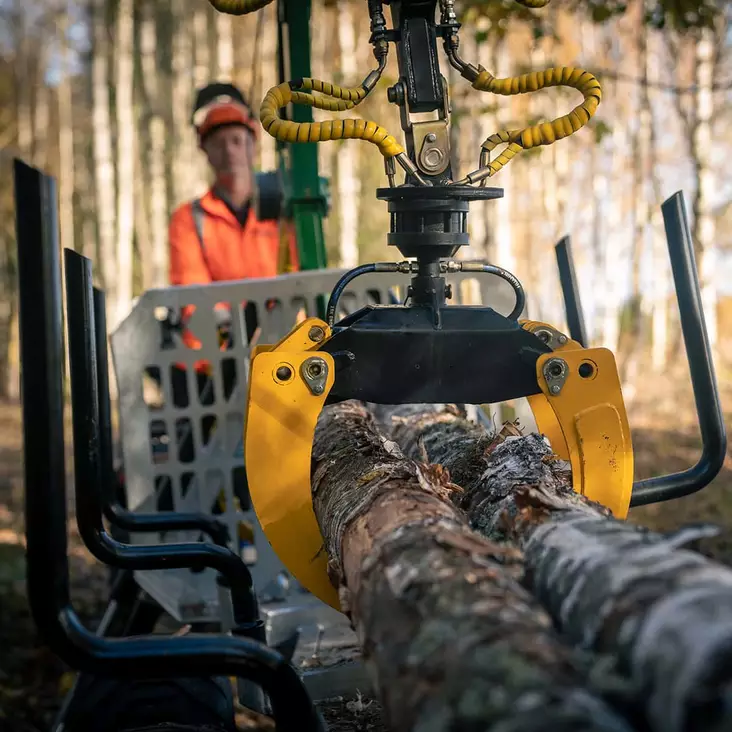 KELLFRI 3T METSÄVAUNU 4,2 M KUORMAIMELLA, 10HV MOOTTORI, KAKSOISHYDRAULISYL. - Mönkijöiden lisävarusteet - 21-SV301 - 1