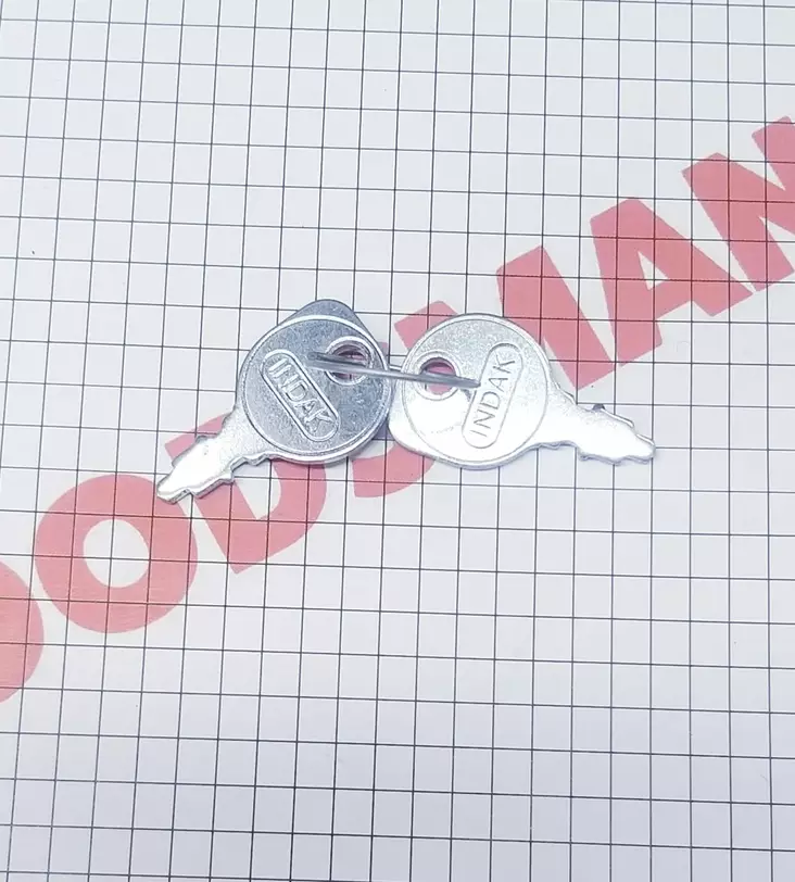 Virta-avainpari Royal ja FR - Ajoleikkurin virtalukot ja avaimet - 5168446-02 - 1